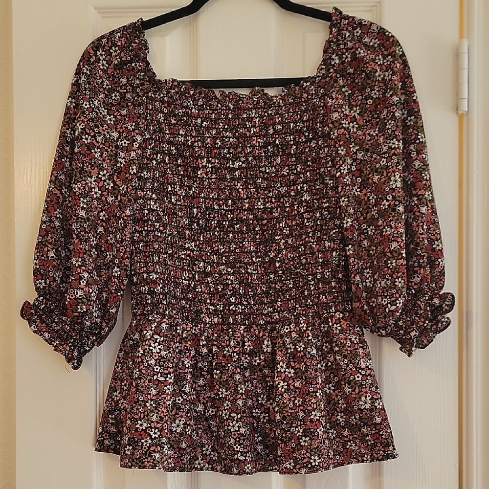 Max Estudio Floral Smocked Top - Black and Red - Picture 3 of 3